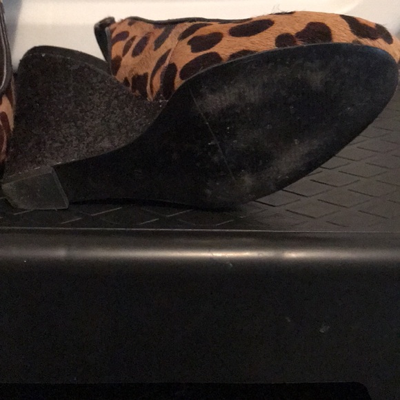 Clasic Guess wedge leopard print shoes - Picture 4 of 4